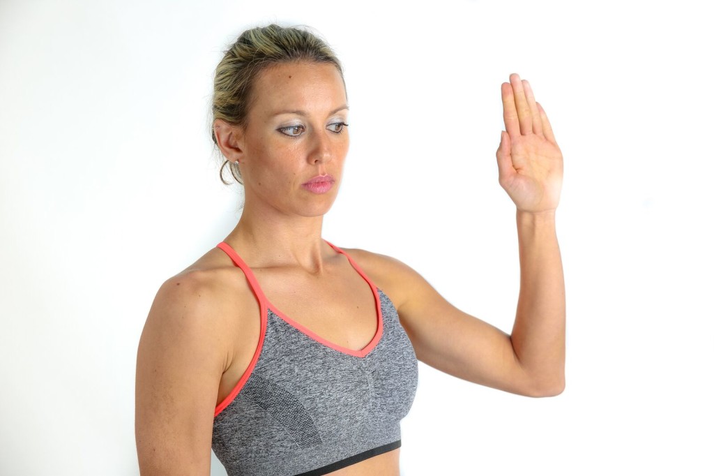 Tendon gliding exercise for carpal tunnel syndrome
